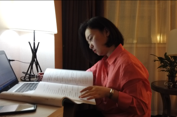 2、毛晶晶（為推進(jìn)項(xiàng)目落地，夙夜在公）